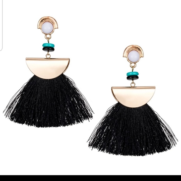 brand Jewelry - nwt   tassel earring